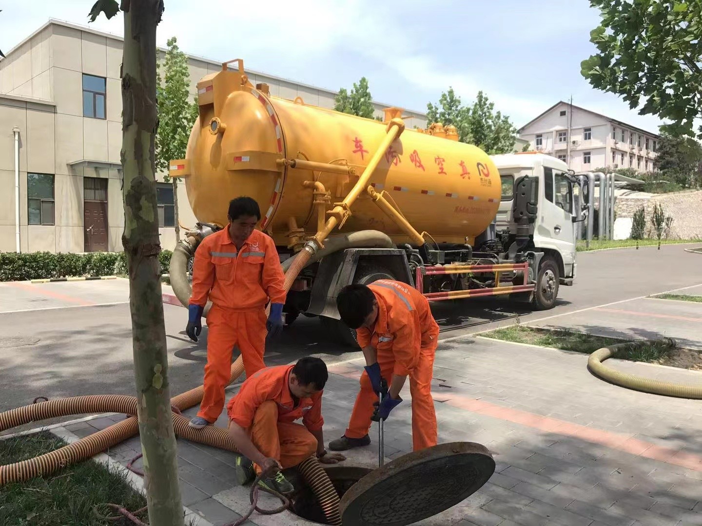 志丹化粪池清理与5-8吨吸粪车施工效率分析
